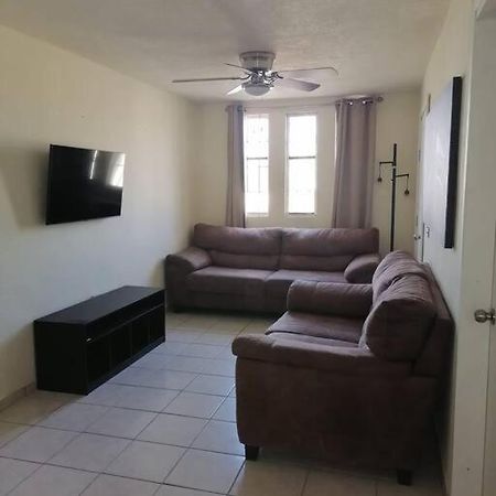 Departamento en planta alta, muy céntrico. Appartamento Puerto Peñasco Esterno foto
