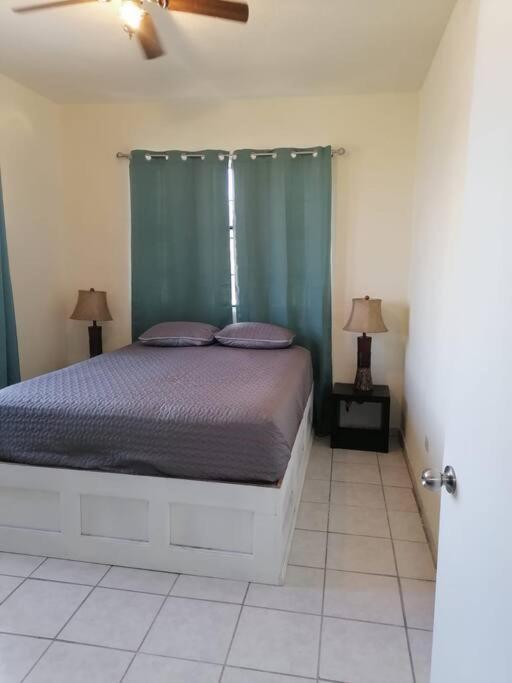 Departamento en planta alta, muy céntrico. Appartamento Puerto Peñasco Esterno foto