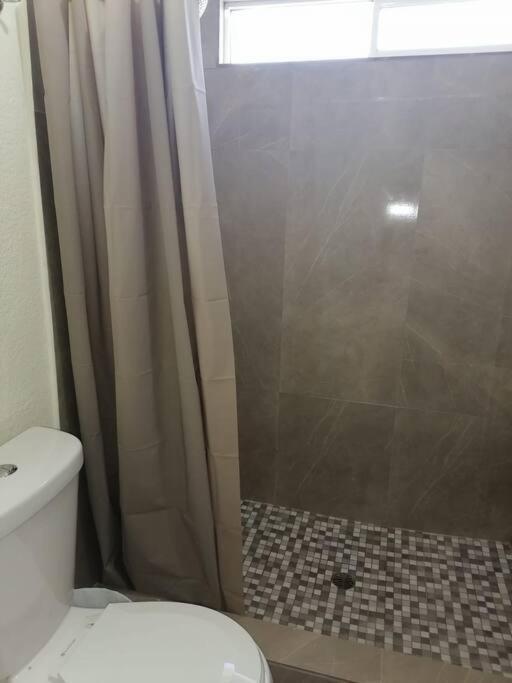 Departamento en planta alta, muy céntrico. Appartamento Puerto Peñasco Esterno foto